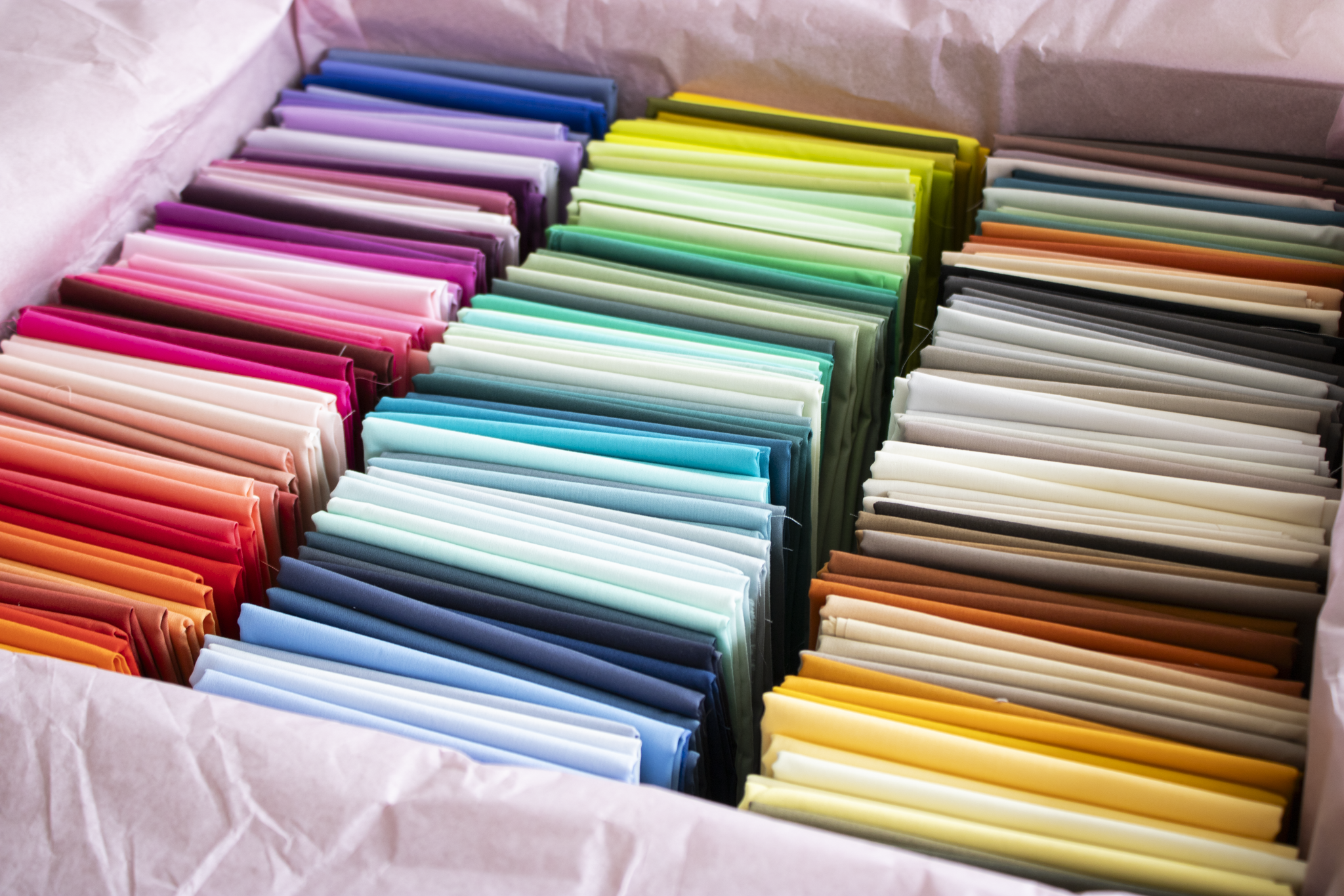 Every Art Gallery Pure Solid (227 Fat Quarters)