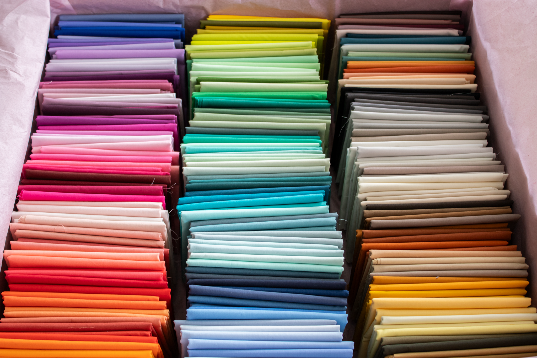 Every Art Gallery Pure Solid (227 Fat Quarters)